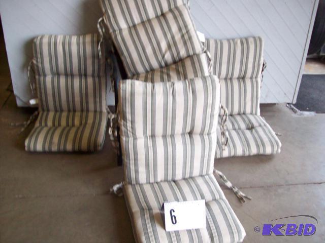 lot 6 image: Patio Chair Cushions