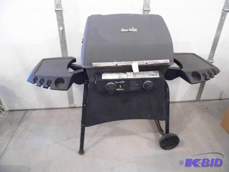 lot 19 image: Charbroil Grill