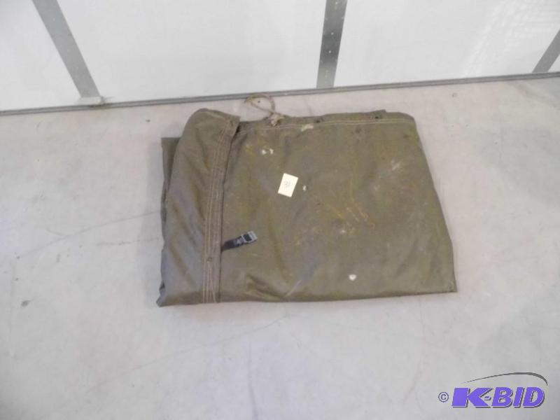 lot 31 image: Green Tarp