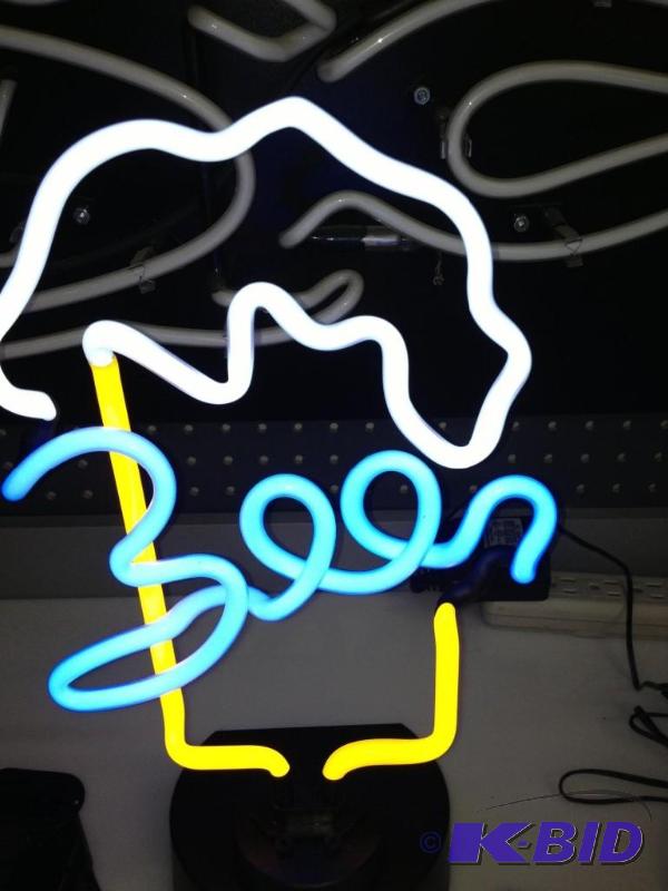 lot 4 image: BEER MUG NEON SIGN