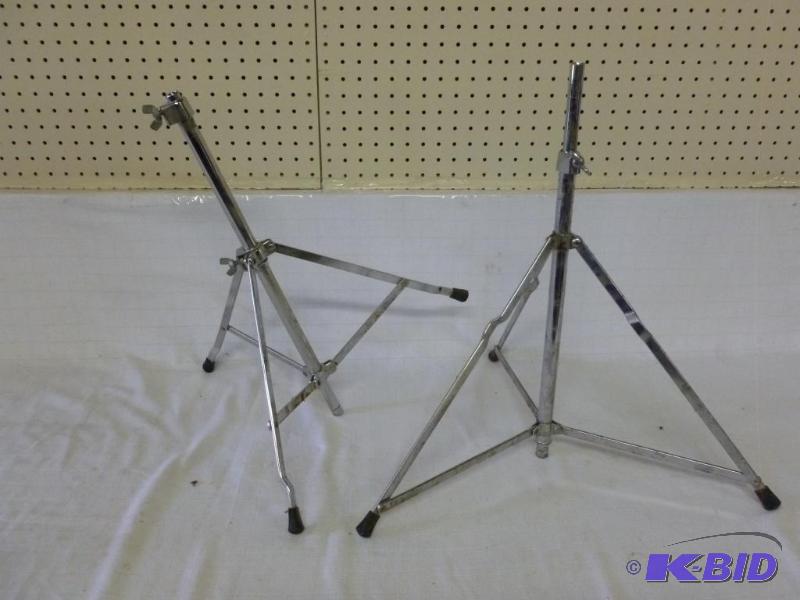 lot 111 image: Lot of two chrome plated metal stands....