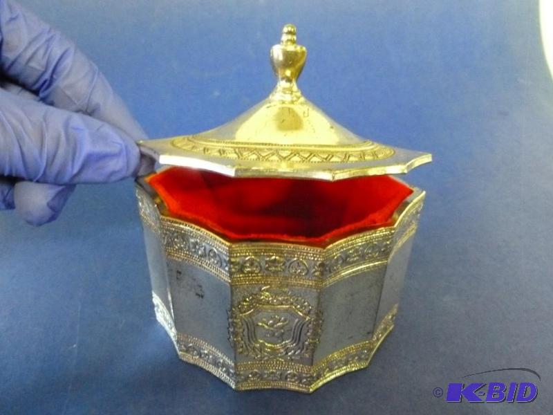 lot 147 image: Holiday Imports silver plate flip lid ring dr...