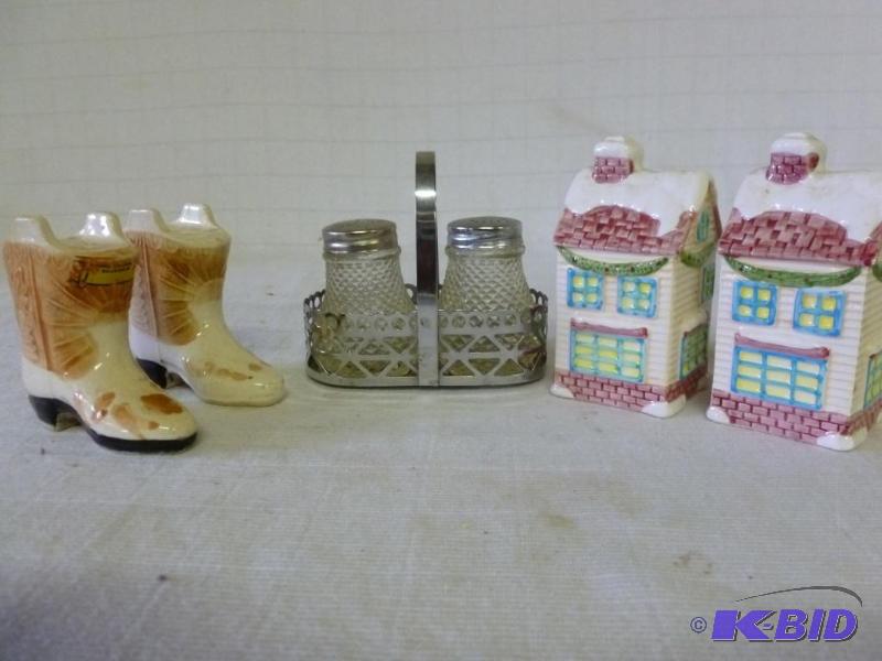 lot 155 image: Lot of three collectible salt and pepper shak...