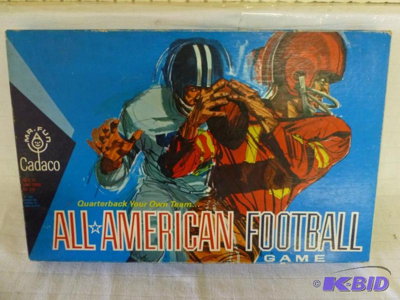 lot 172 image: Vintage 1965 Cadaco&nbspAll-American Footbal...