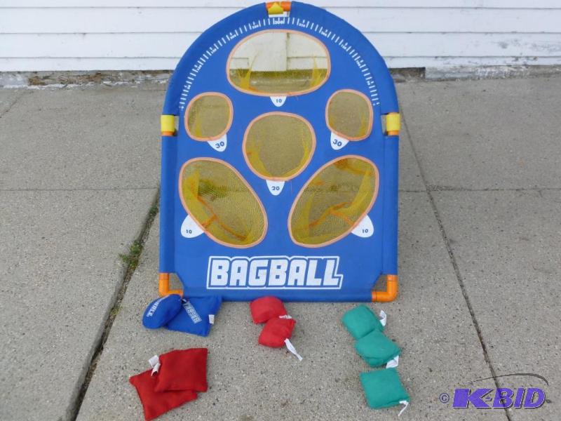 lot 174 image: Bag Ball tossing game, good useable condition...
