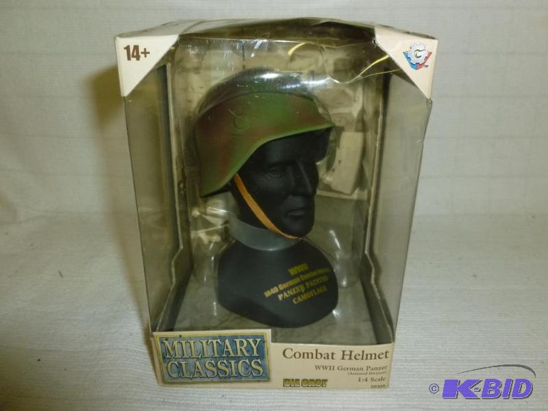 lot 194 image: Gearbox Toys Military Classics WWII German Pa...