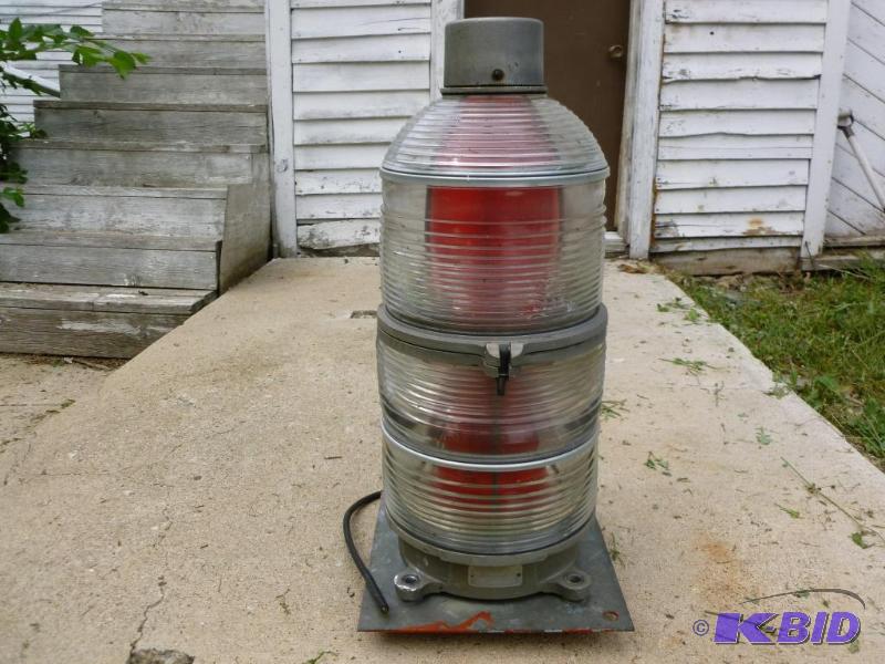 lot 200 image: Large Unarco - Rohn Communications Tower Safe...