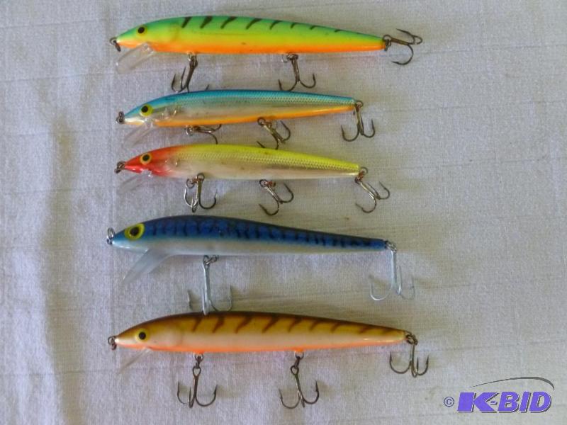 lot 27 image: Lot of five large fishing crank baits, good u...