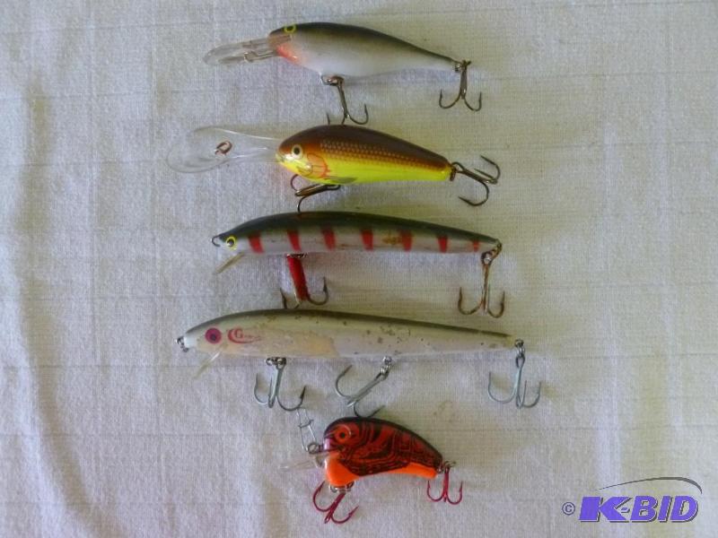 lot 29 image: Lot of five large fishing crank baits, good u...