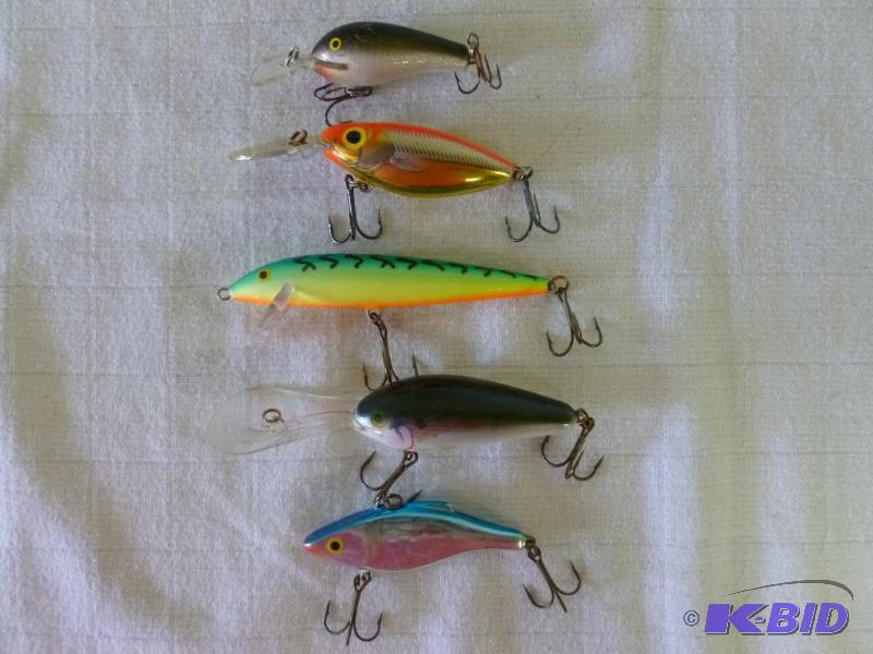 lot 33 image: Lot of five large fishing crank baits, good u...