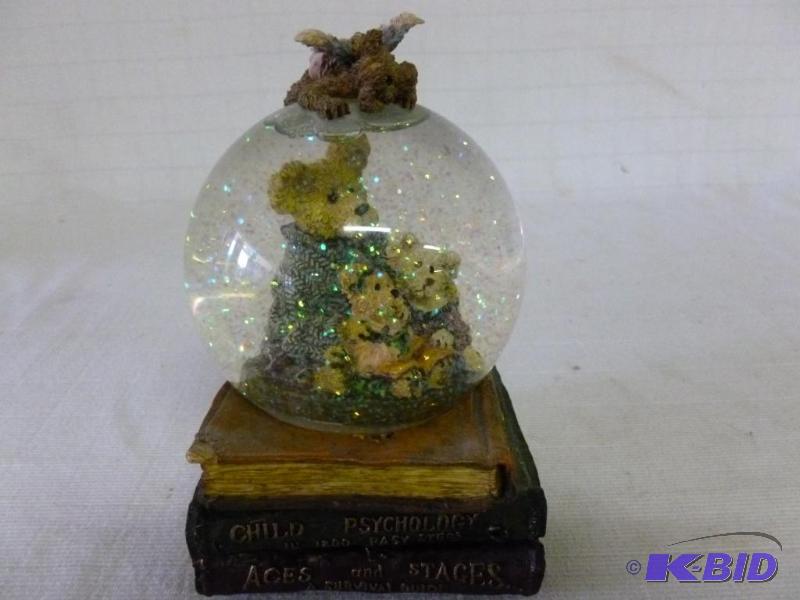 lot 77 image: The Boyds Bear Collection " What The Wo...