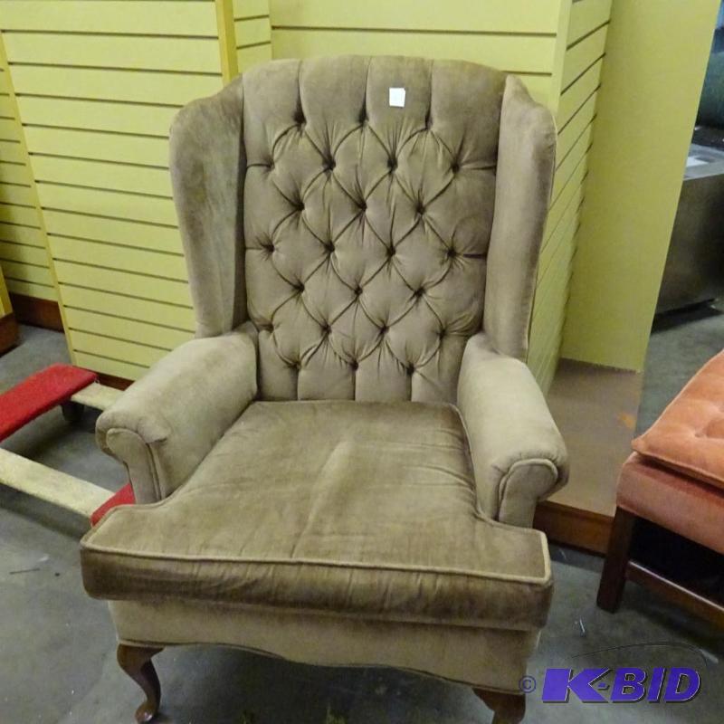 lot 118 image: Fairfield tall back cushioned chair. Wood fra...
