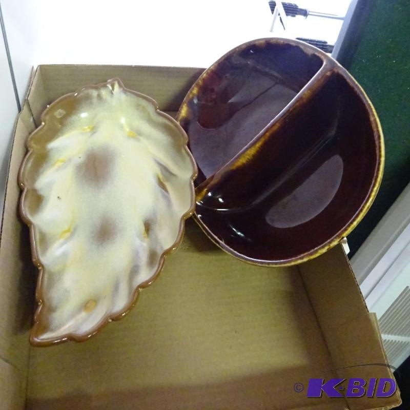 lot 38 image: Frankoma, and Kathy Kale Bowls...