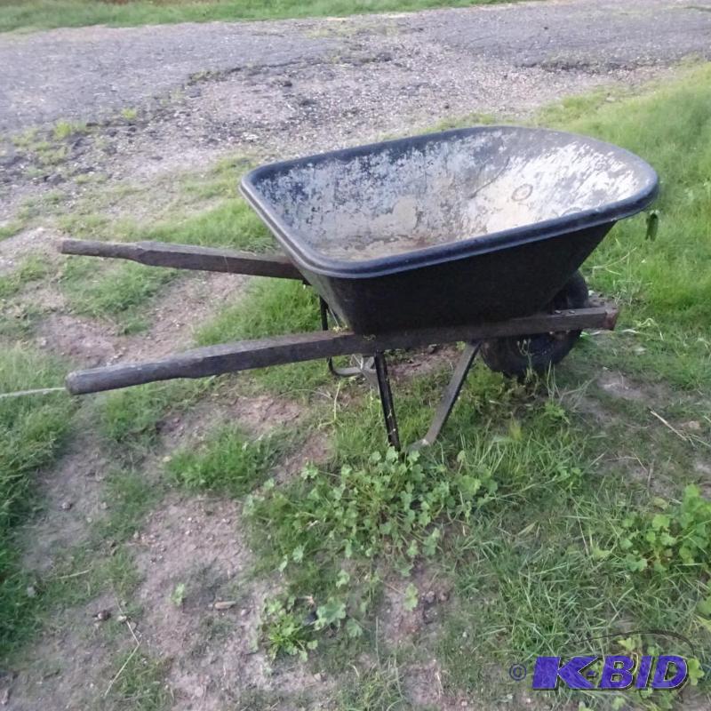 lot 5 image: Wheel barrow with balloon tire...