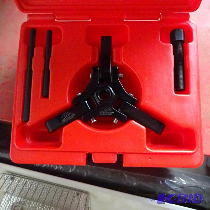 lot 62 image: Mac tools harmonic pulley puller HDPP9740B...
