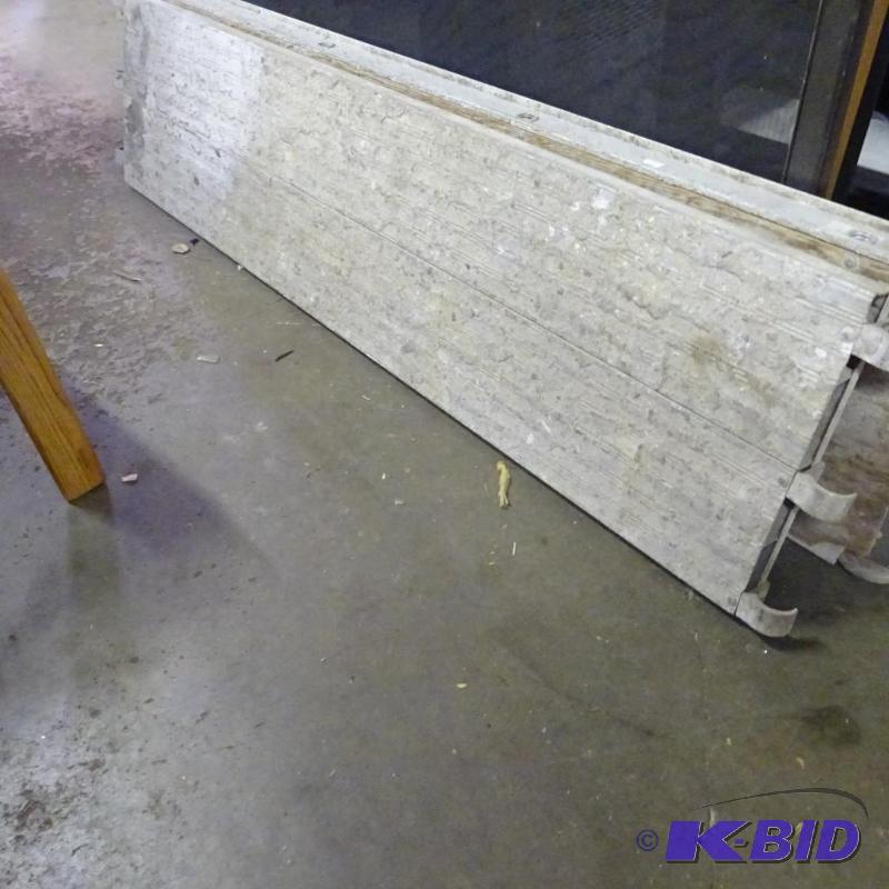 lot 80 image: 81 x 19 scafolding plank...