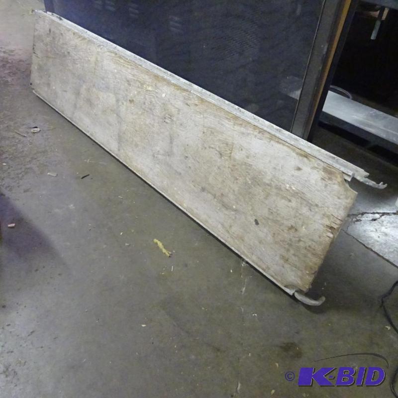 lot 81 image: 87 x 19 scaffolding plank...