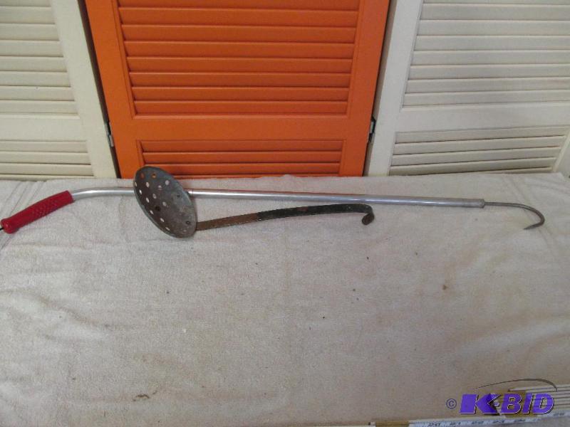 A Hook and a Ice Strainer