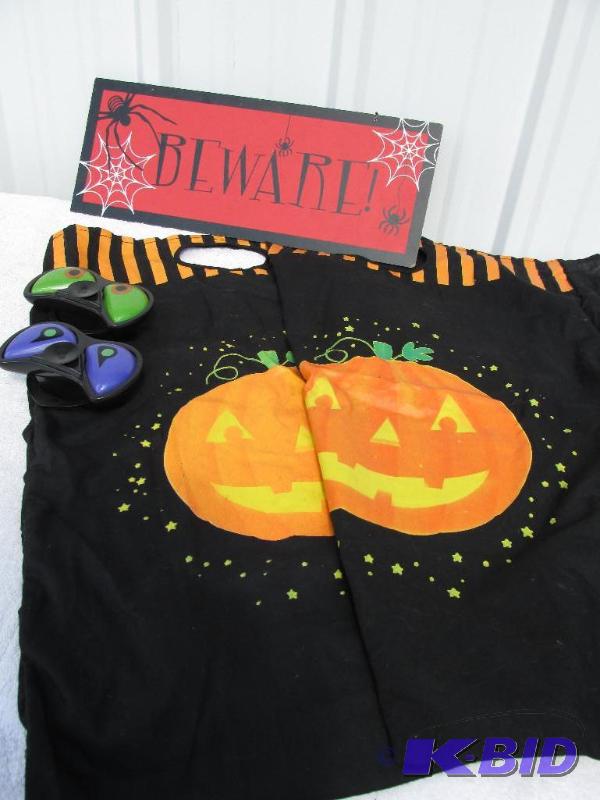 A group of Halloween Items