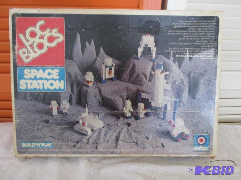 Loc Blocks Space Station