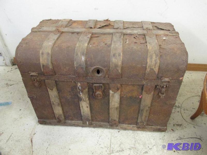 Vintage Trunk