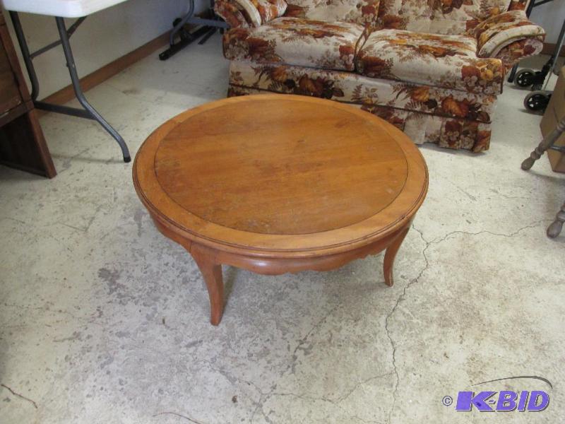 Nice round Coffee Table