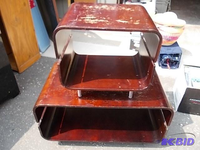 Modern Tables 15 x 15 x 19 &amp 20 x 32 x 19...
