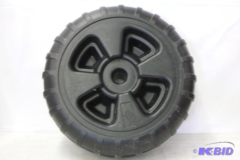 lot 18 image: 1 dock tire NEW...