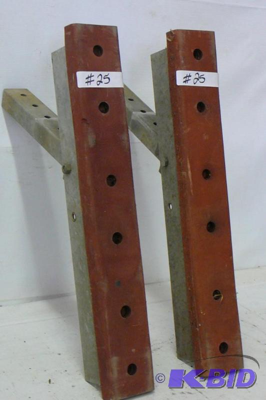 lot 25 image: Aluminum boat lift cradle pads for Hewitt lif...