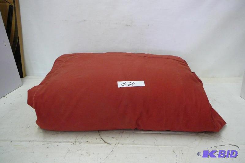 lot 28 image: Sunbrela&nbspboat lift cover for a Baja boat...