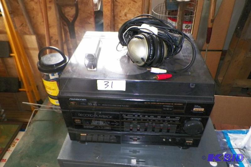 lot 31 image: Sound Design AMFM Stereo, Cassette, & Record Player