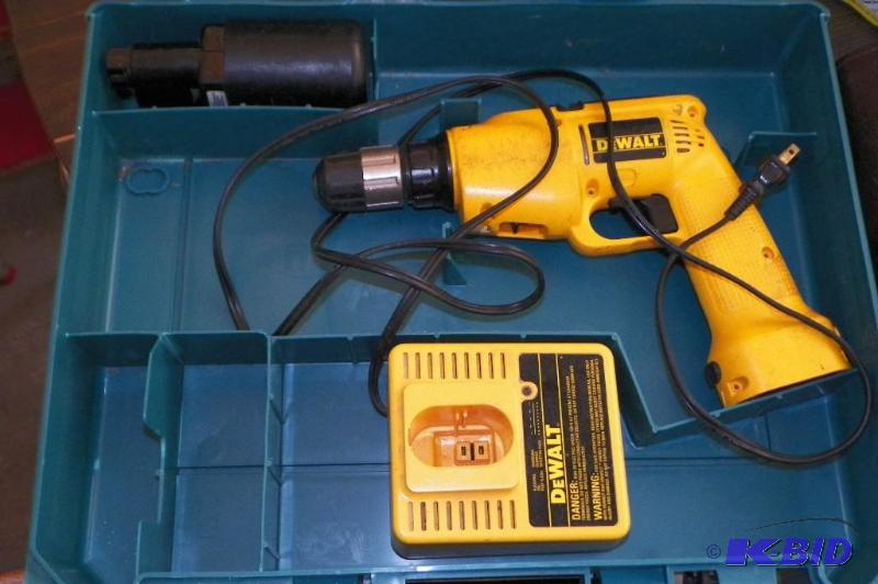 lot 58 image: Dewalt DW945 38 Drill wCharger. Tested Battery Does Not Take A Charge