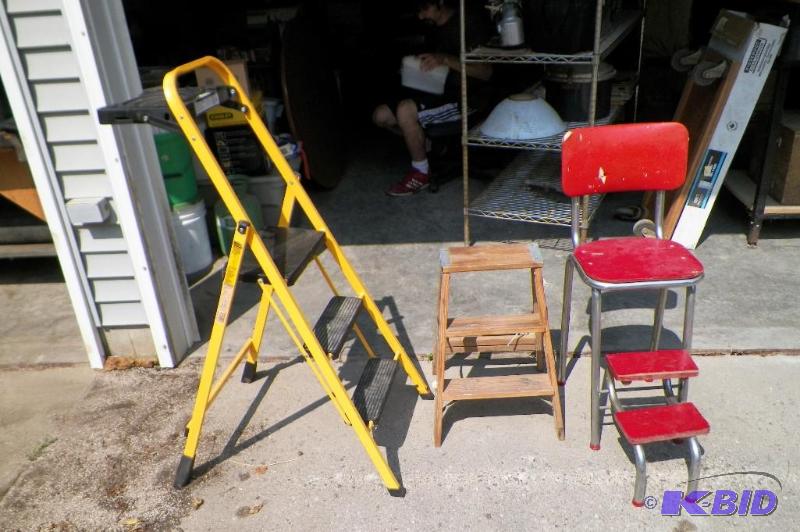 lot 65 image: Step StoolLadder Lot