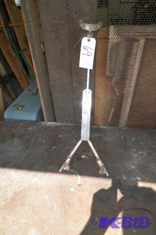 lot 69 image: Guitar Stand