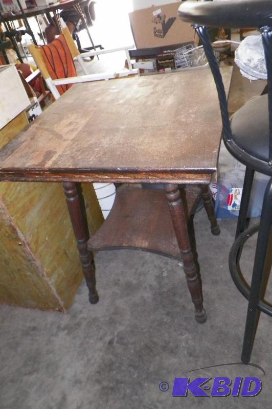 lot 75 image: Antique Table