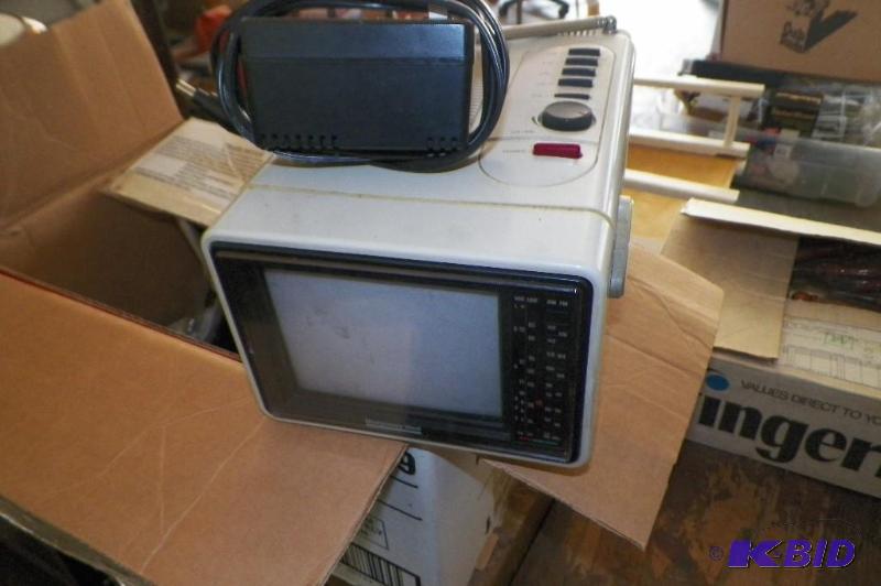 lot 77 image: Black & White Mini TVRadio Montgomery Ward JSA12120