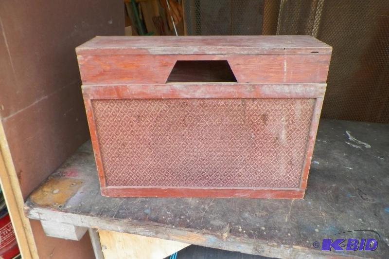 lot 81 image: Vintage Guitar Amp