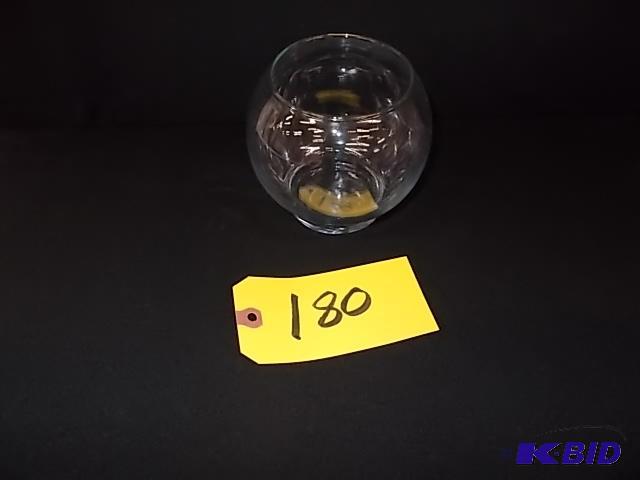 lot 180 image: (14) 4.75" Footed Rose Bowl...