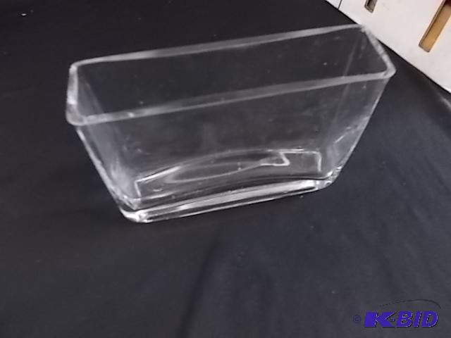 lot 190 image: (39) 6" x 4" x 1.5" Vase...