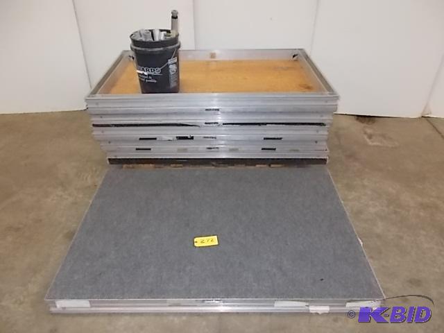 lot 272 image: Staging Concepts Portable Stage, 6 pcs. 40&qu...