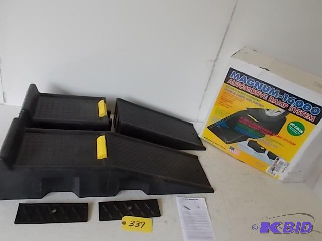 lot 339 image: Magnum 16,000 Automotive Ramp System, New In ...