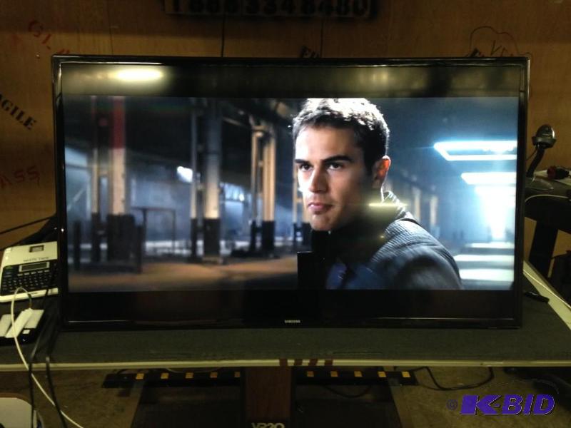 lot 346 image: Samsung TV, 46"...