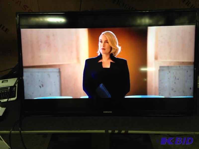 lot 348 image: Samsung TV, 40"...