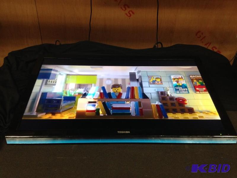 lot 356 image: Toshiba TV, 40"...
