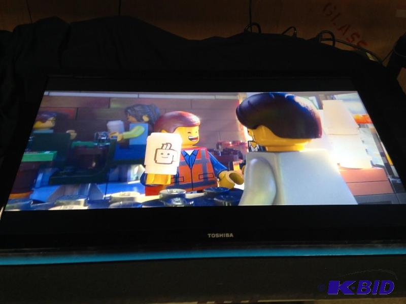 lot 358 image: Toshiba TV, 40"...