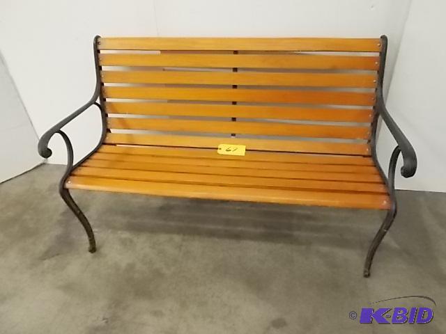 lot 67 image: 4 Park Bench...