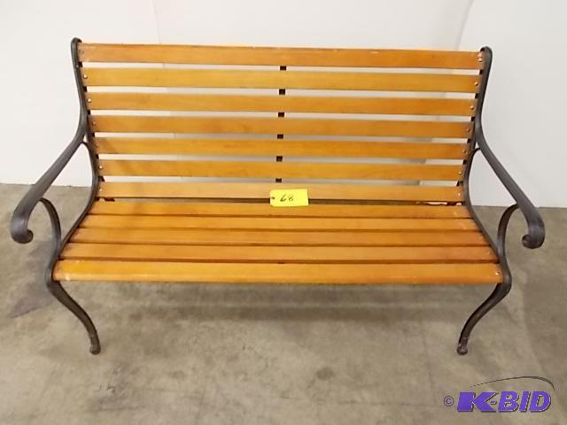 lot 68 image: 4 Park Bench...