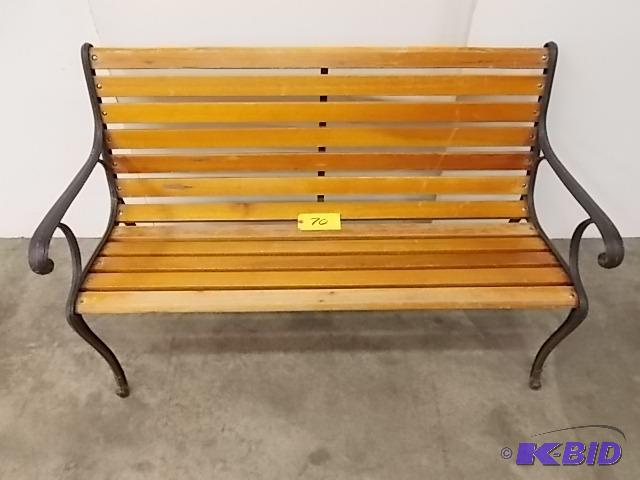 lot 70 image: 4 Park Bench...
