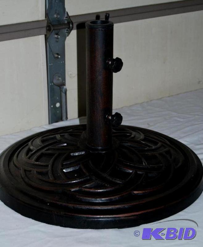 lot 21 image: Market Umbrella Base, agglomerated stone cons...
