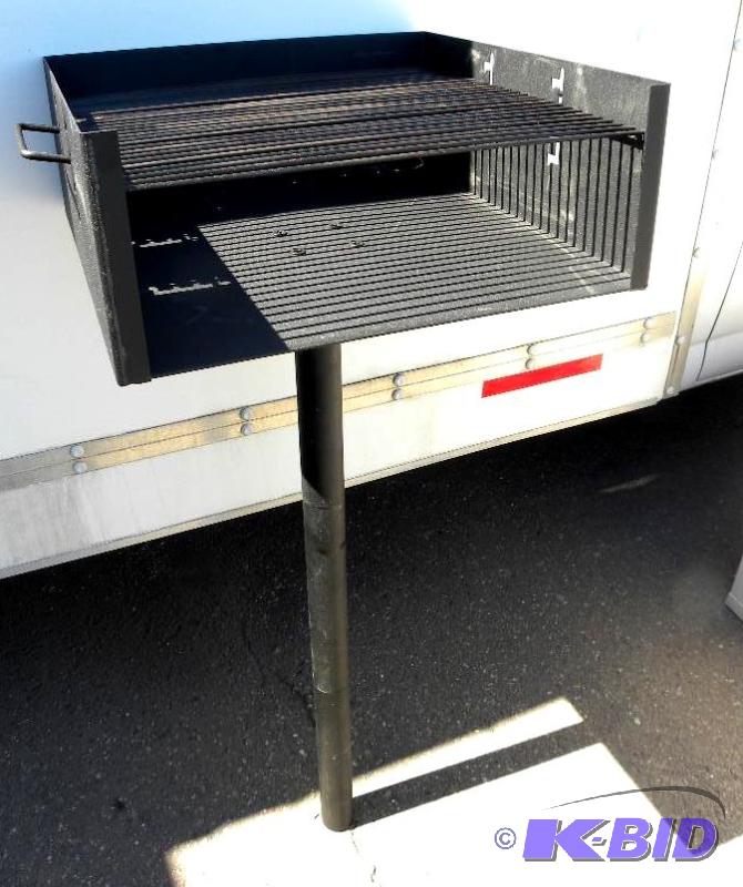 lot 47 image: XL Park-Style Grill, heavy duty steel bottom ...